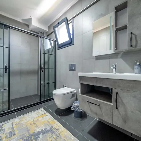 Aden فيلة فتحية